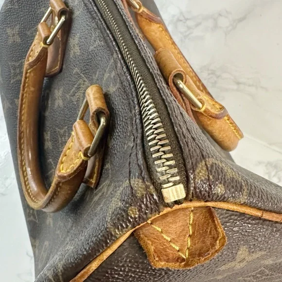 Louis Vuitton Speedy 25 Monogram Handbag - Picture 8 of 16